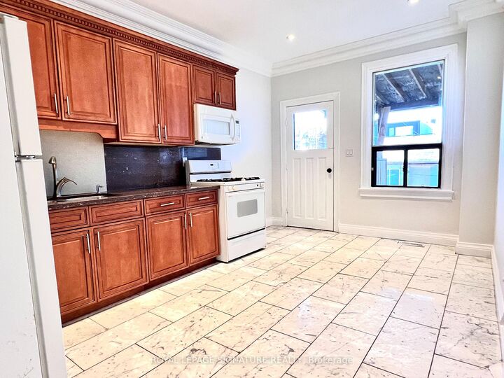 Property Photo:  1149 Dufferin Street Upper  ON M6H 4B7 