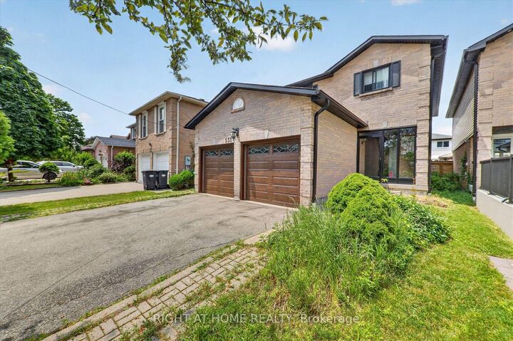 Property Photo: 531 Wallenberg Crescent ON L5B 3L8