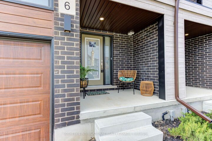 Property Photo: 18 Oak Forest Common 8B ON N1S 0G3