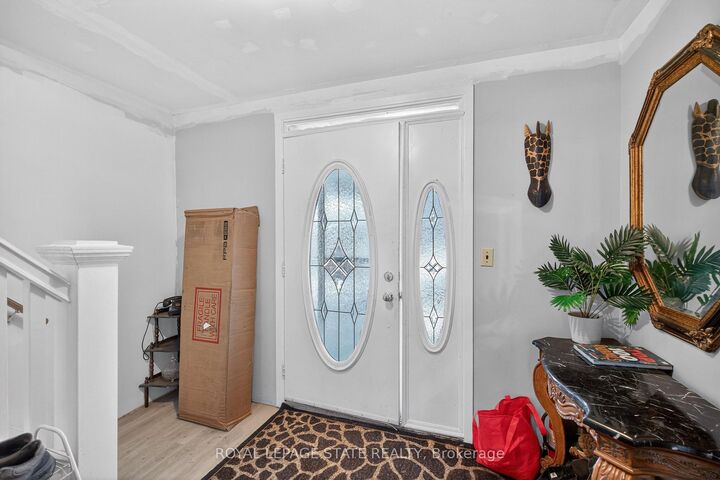 Property Photo: 312 East 12th Street ON L9A 3Y1