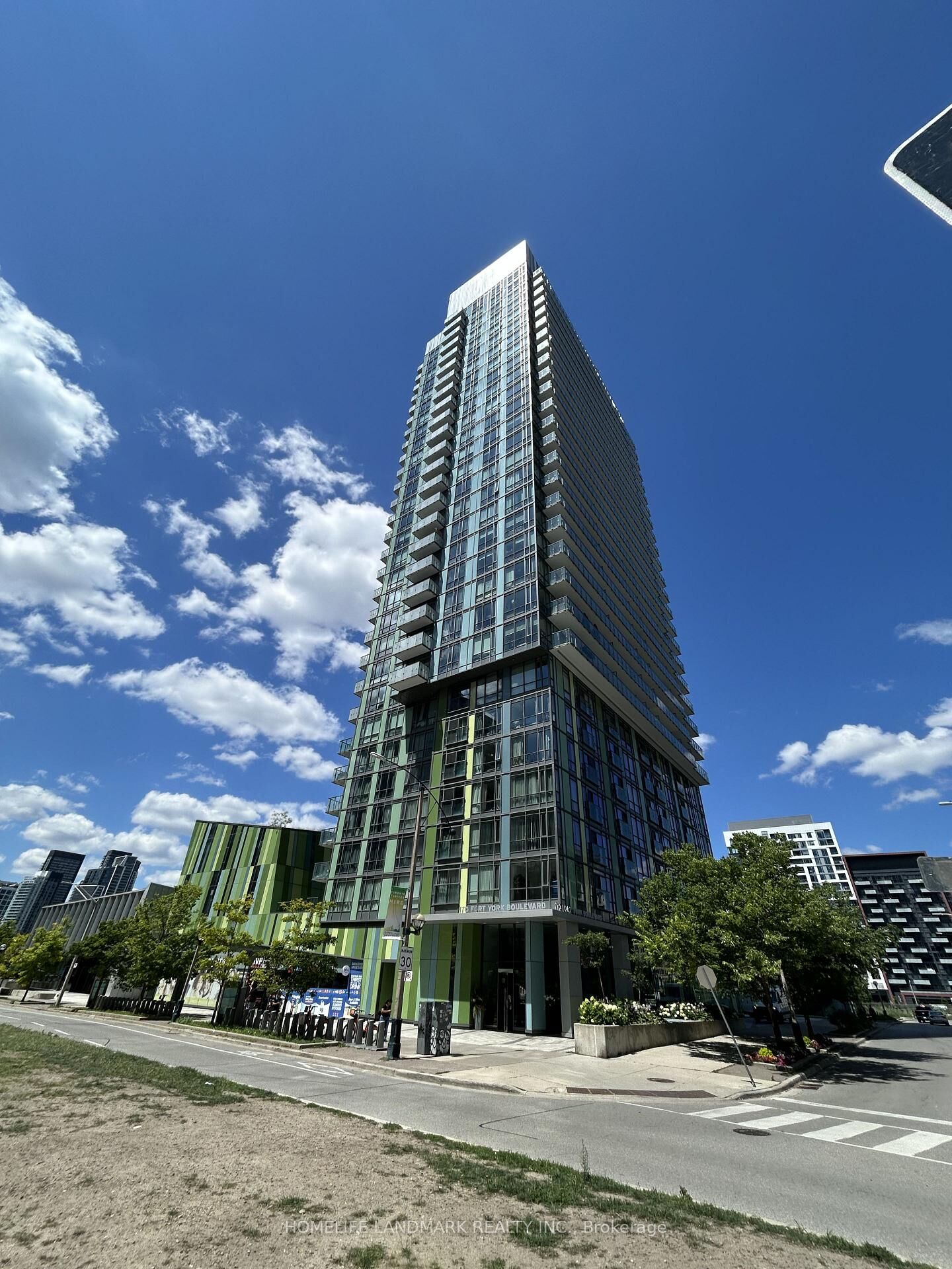 Property Photo: 170 Fort York Boulevard 1604 ON M5V 0E6