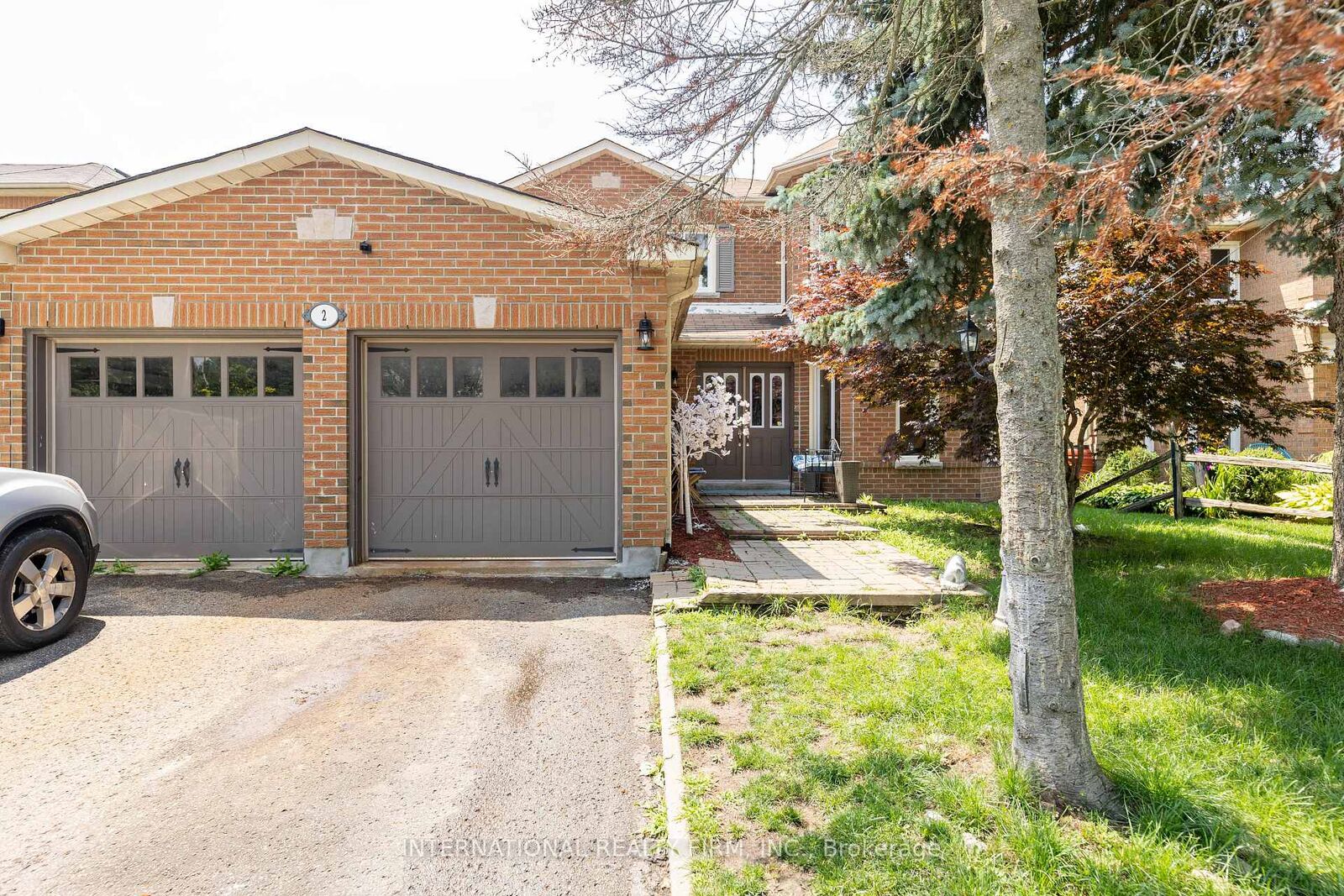 Property Photo: 2 Hook Court ON L4N 7H7