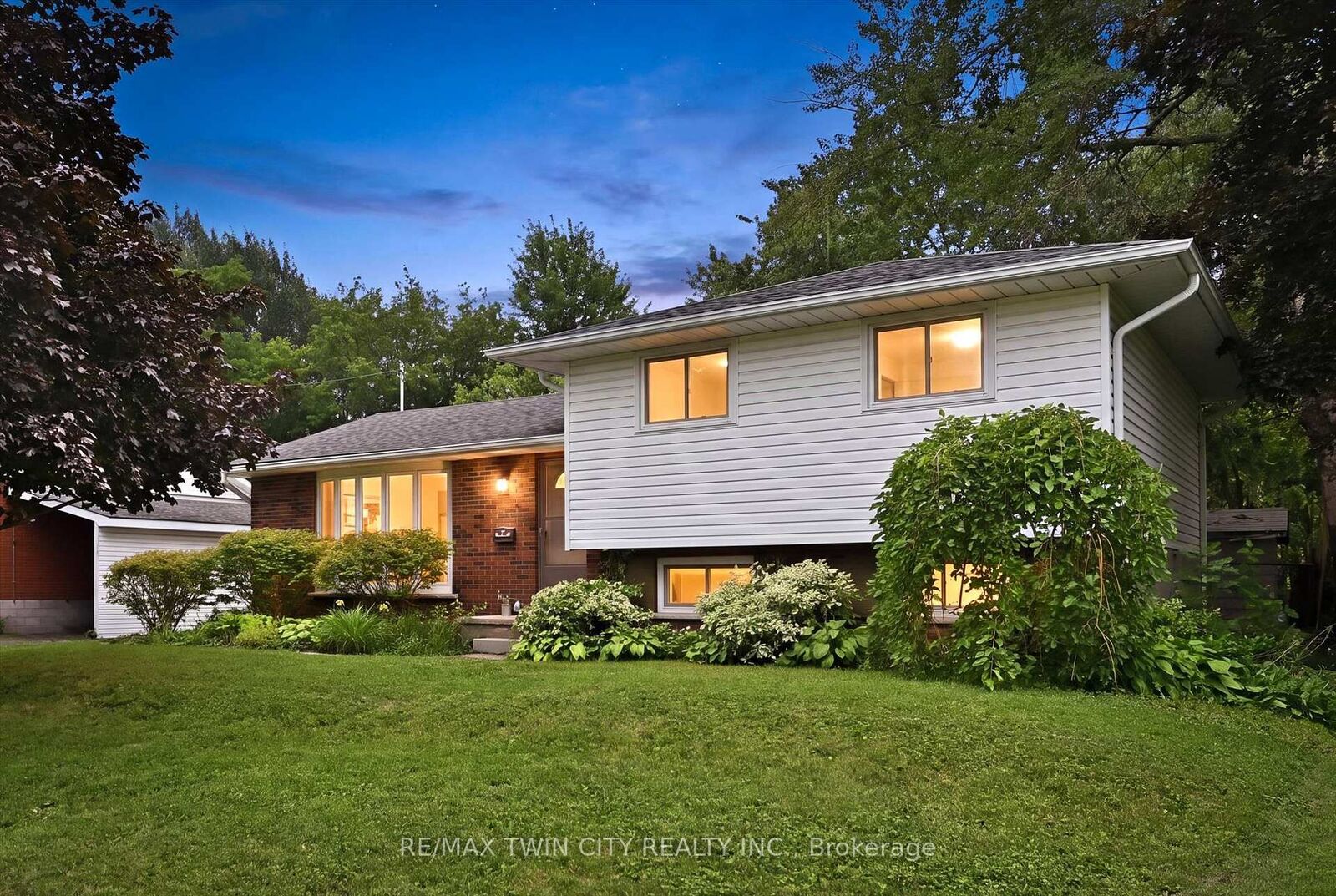 Property Photo: 24 1/2 Parkview Road ON N0A 1H0