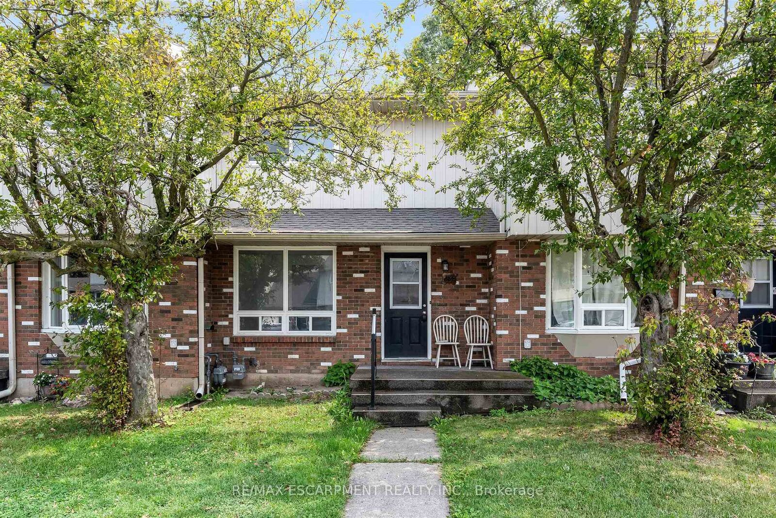 Property Photo: 100 Brownleigh Avenue 284 ON L3B 5V8