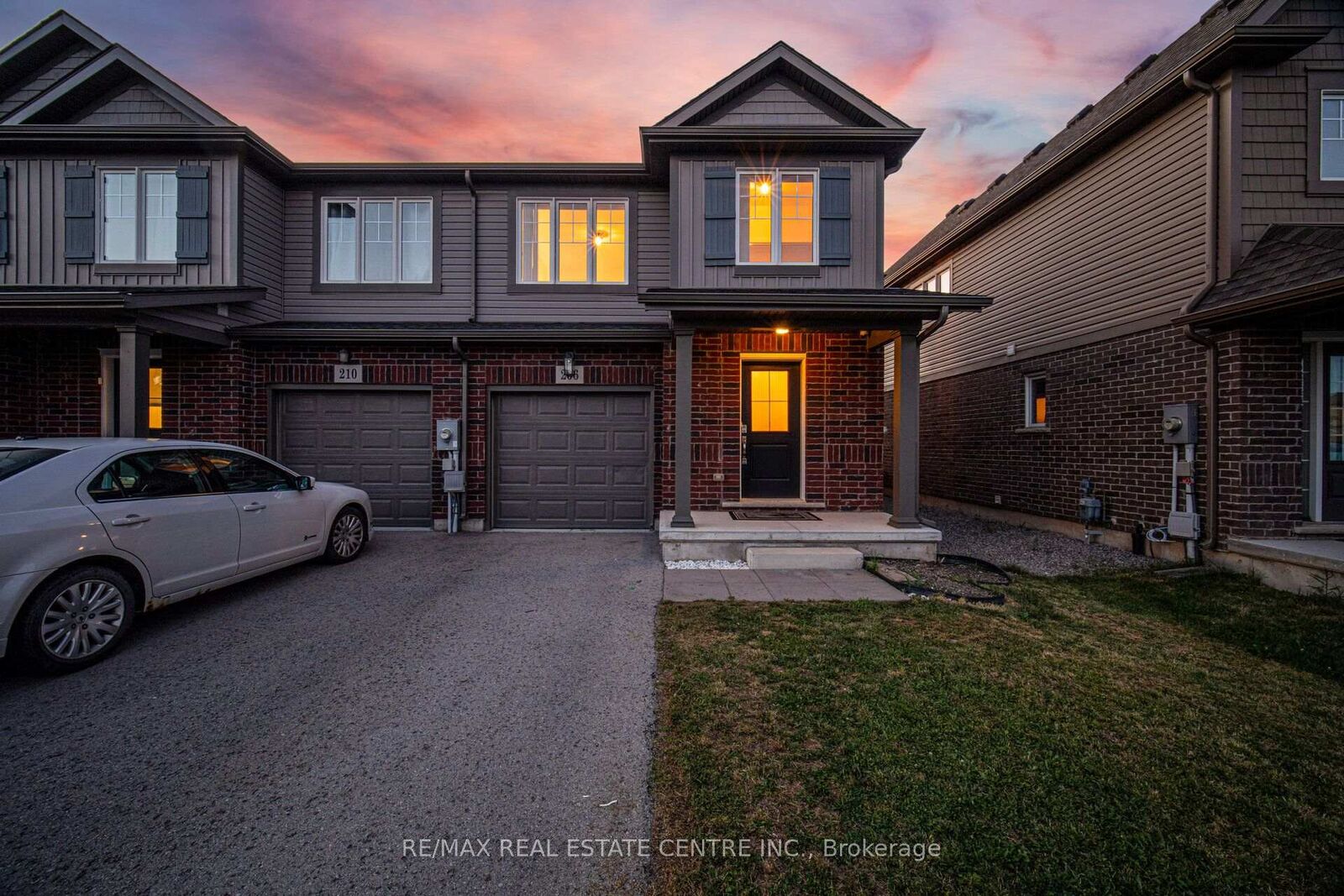 Property Photo:  206 Heron Street  ON L3C 0G7 