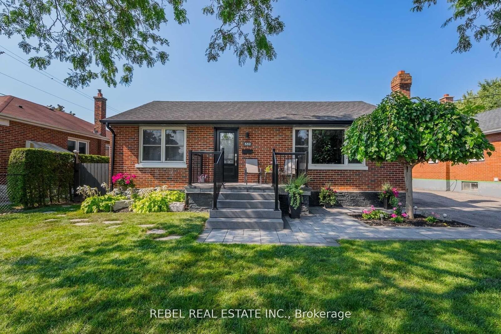 Property Photo: 332 Cadillac Avenue S 2 ON L1H 5Z8