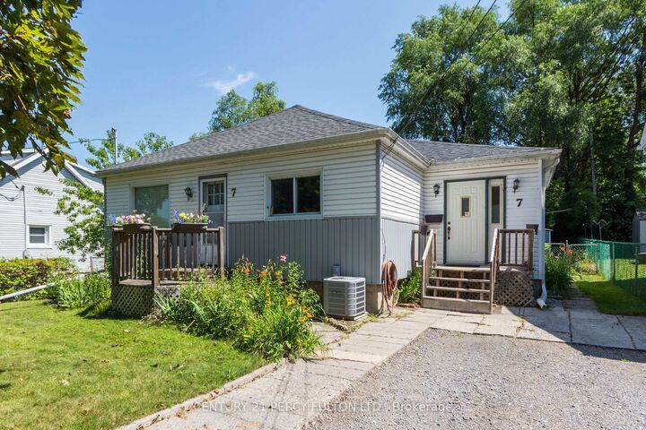 7 Valleyview Crescent — photo 1