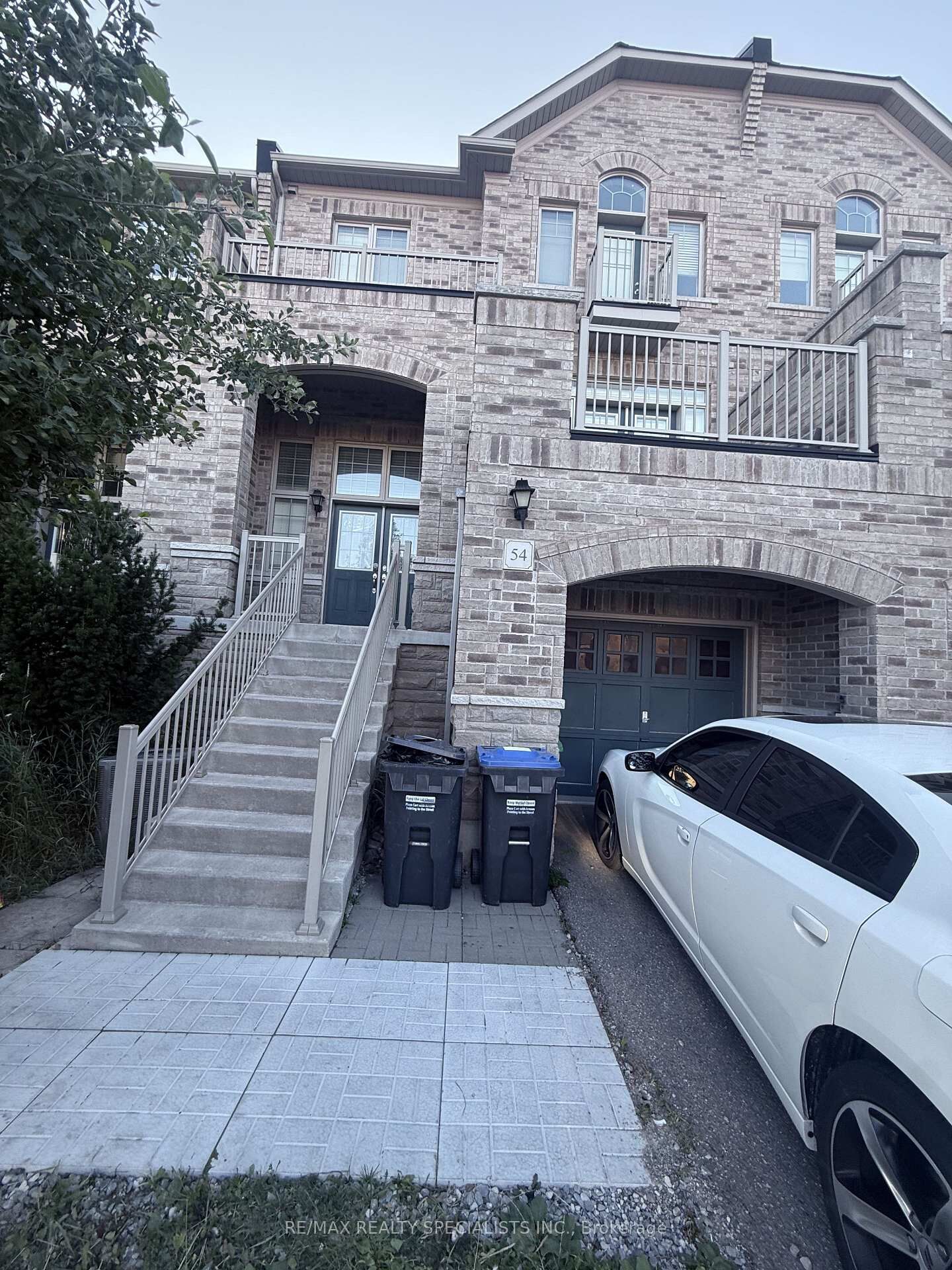 Property Photo: 54 Chesterwood Crescent ON L6Y 0Z4