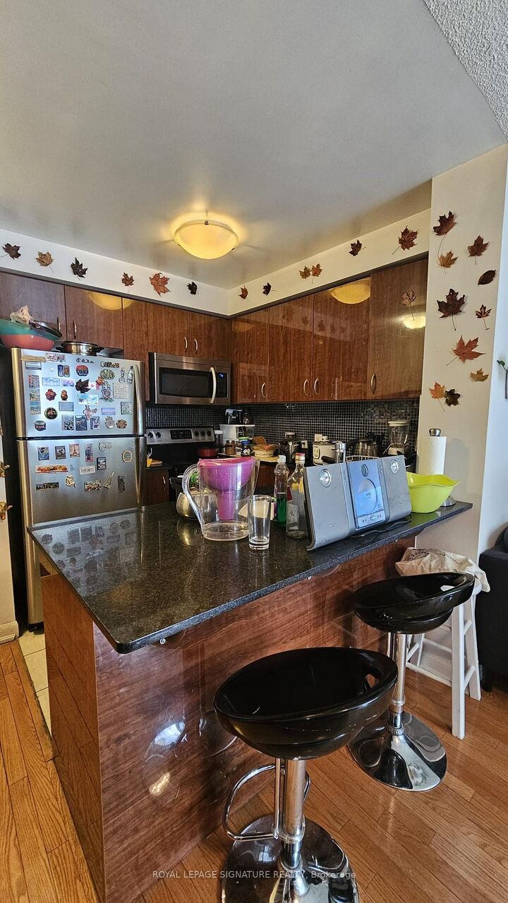 Property Photo: 5793 Yonge Street 705 ON M2M 0A9