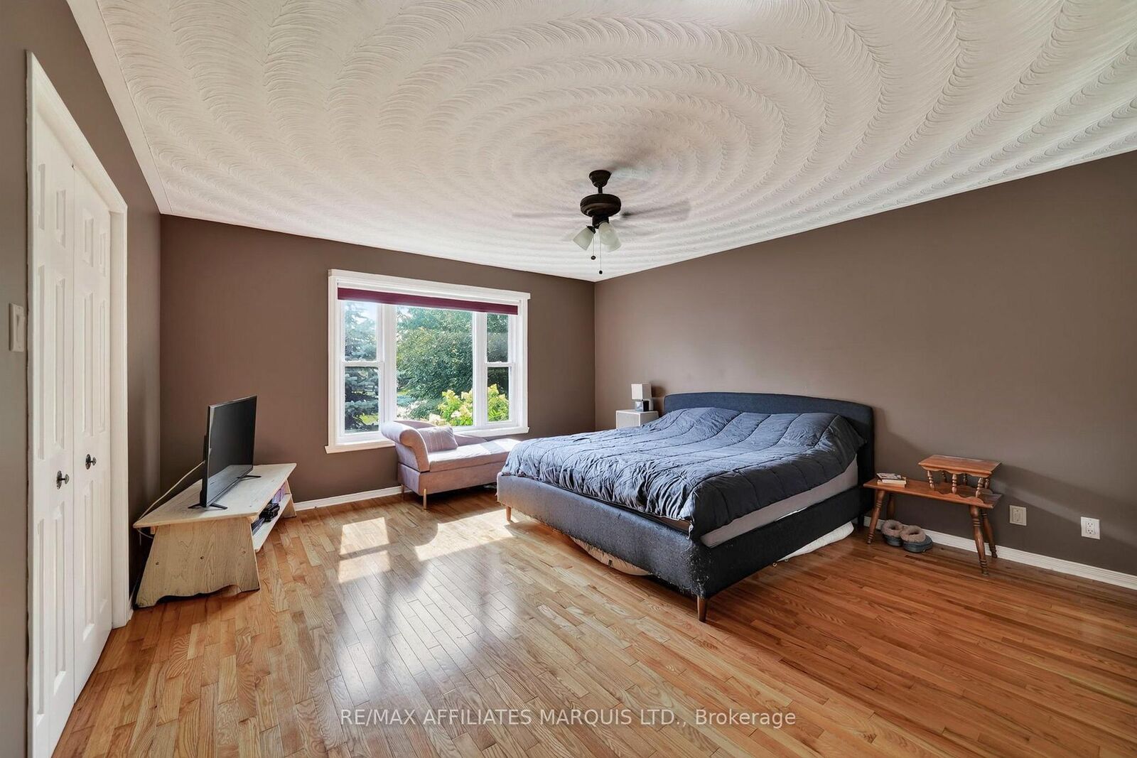 Property Photo: 185 Dominion Street N ON K0C 1A0