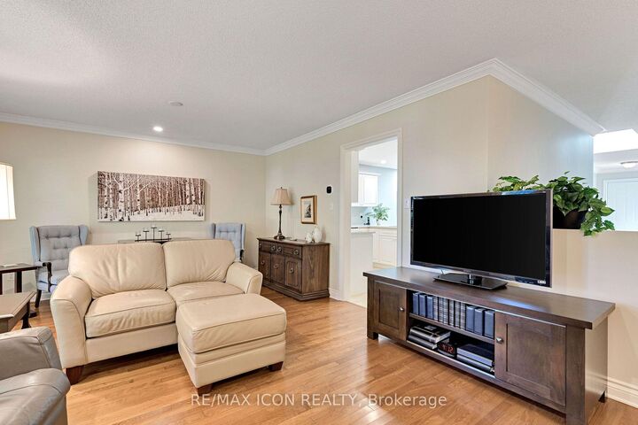 Property Photo: 1151 Riverside Drive 17 ON N6H 2T7