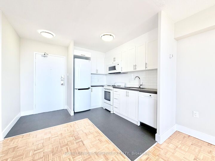 Property Photo:  1500 Bathurst Street 404  ON M5P 3L3 