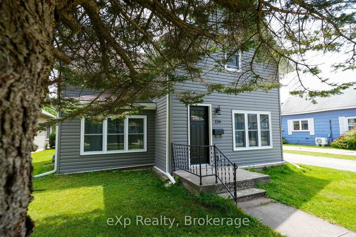 Property Photo: 136 Breadalbane Street S ON N0H 2L0