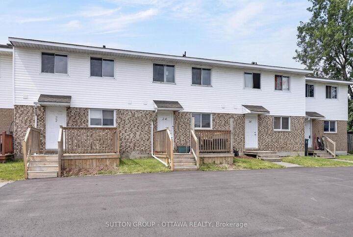 Property Photo: 24 Carraway Crescent ON K0C 1X0