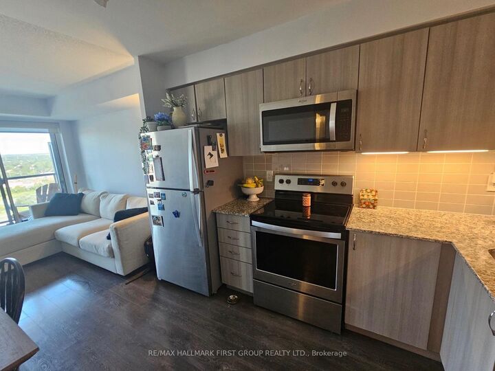 Property Photo:  1255 Bayly Street 1610  ON L1W 0B6 