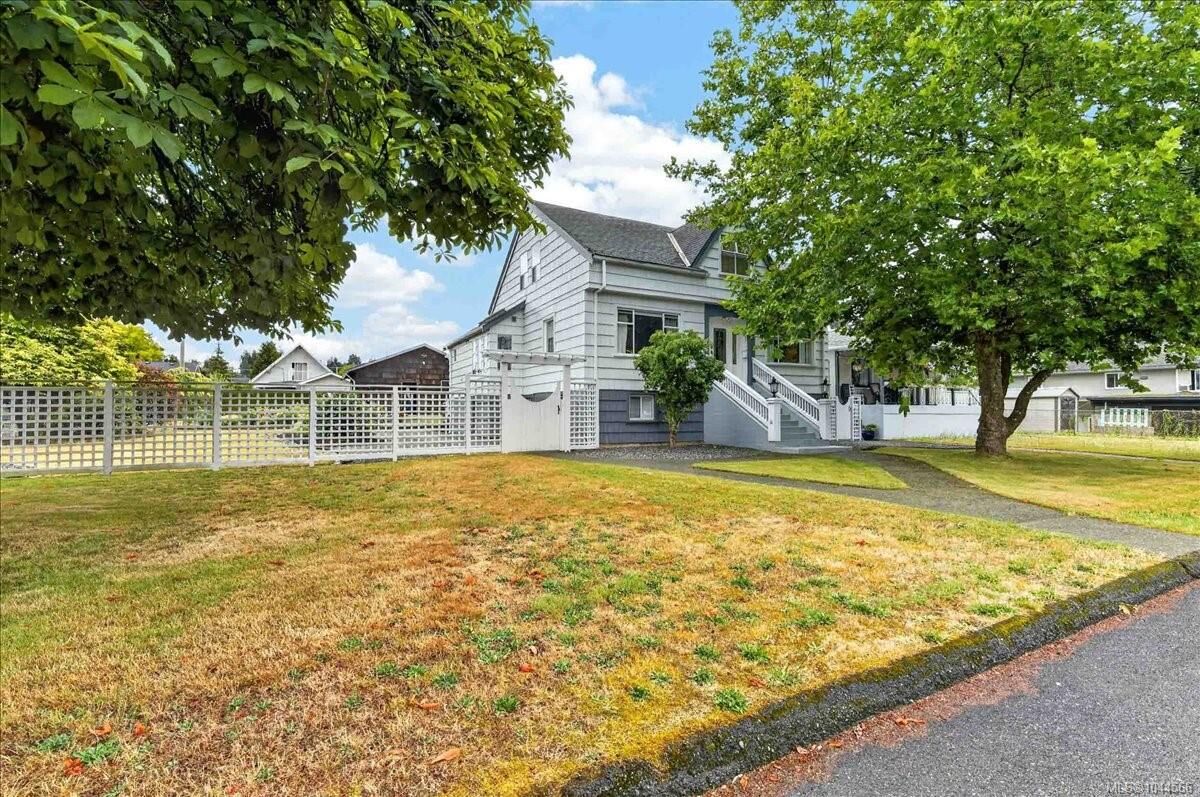 Property Photo: 3547 8th Ave BC V9Y 4R3