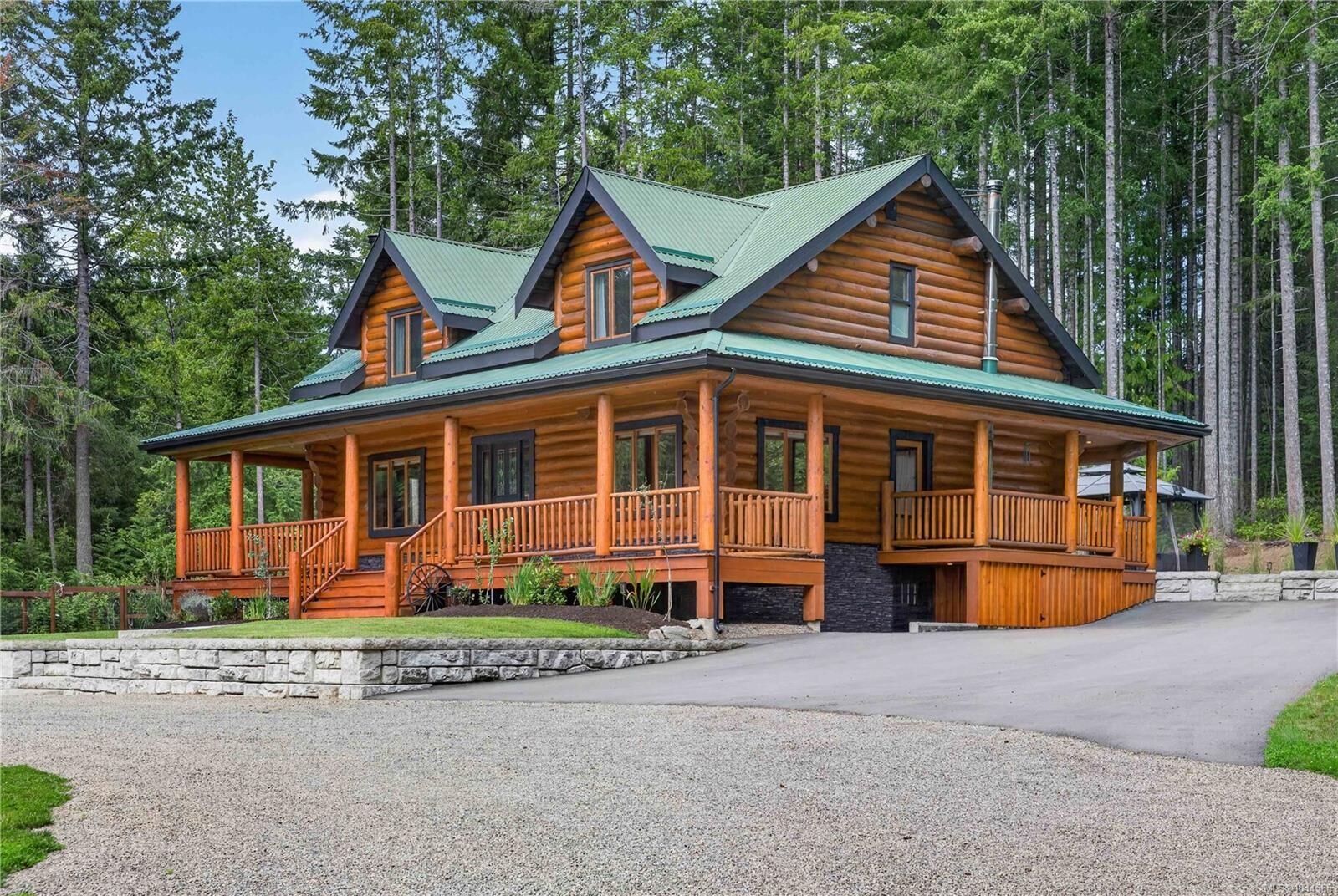 Property Photo: 1258 Barr Dr BC V0R 2M0