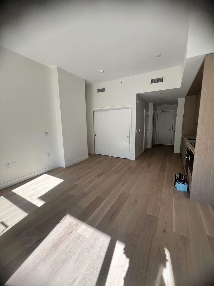 Property Photo:  5212 Cambie Street 1xx  BC V5Z 2Z7 