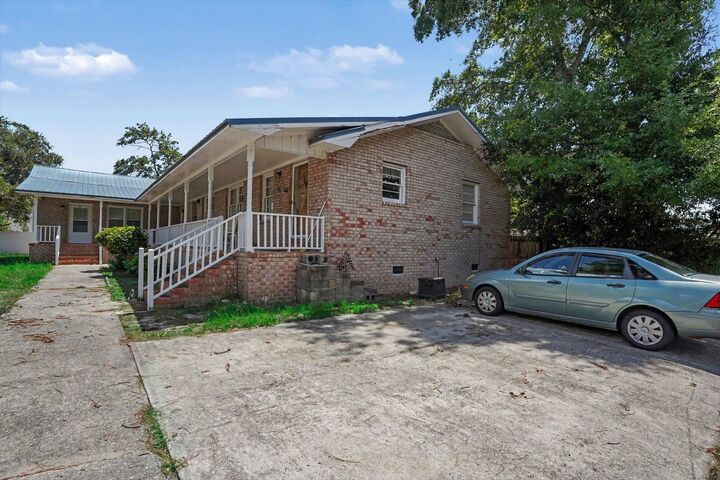 Property Photo:  520 Boundary Ave.  SC 29576 