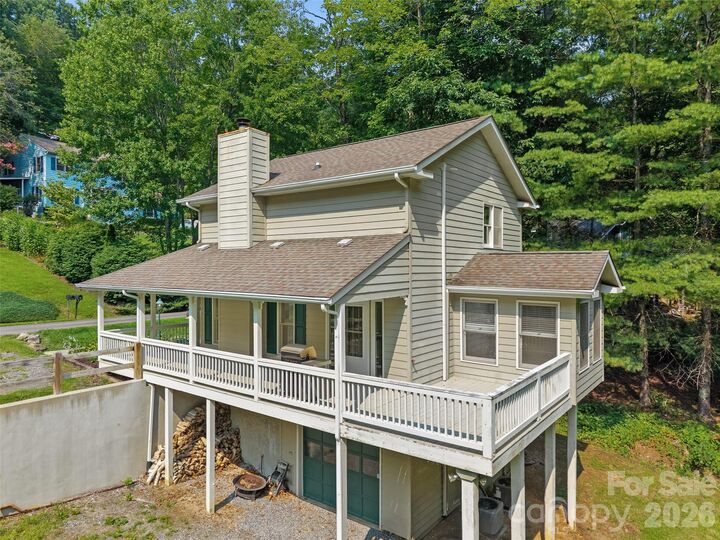 Property Photo: 218 Junaluska Oaks Drive NC 28786