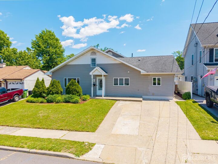 Property Photo:  24 Winthrop Road  NJ 08817 