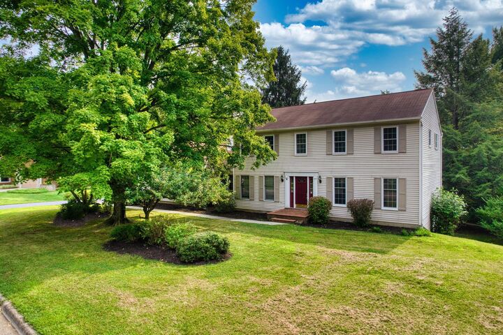 Property Photo:  670 Carriage Court  OH 43055 