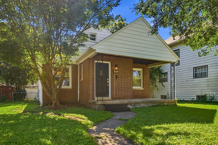 Property Photo: 646 S Weyant Avenue OH 43213