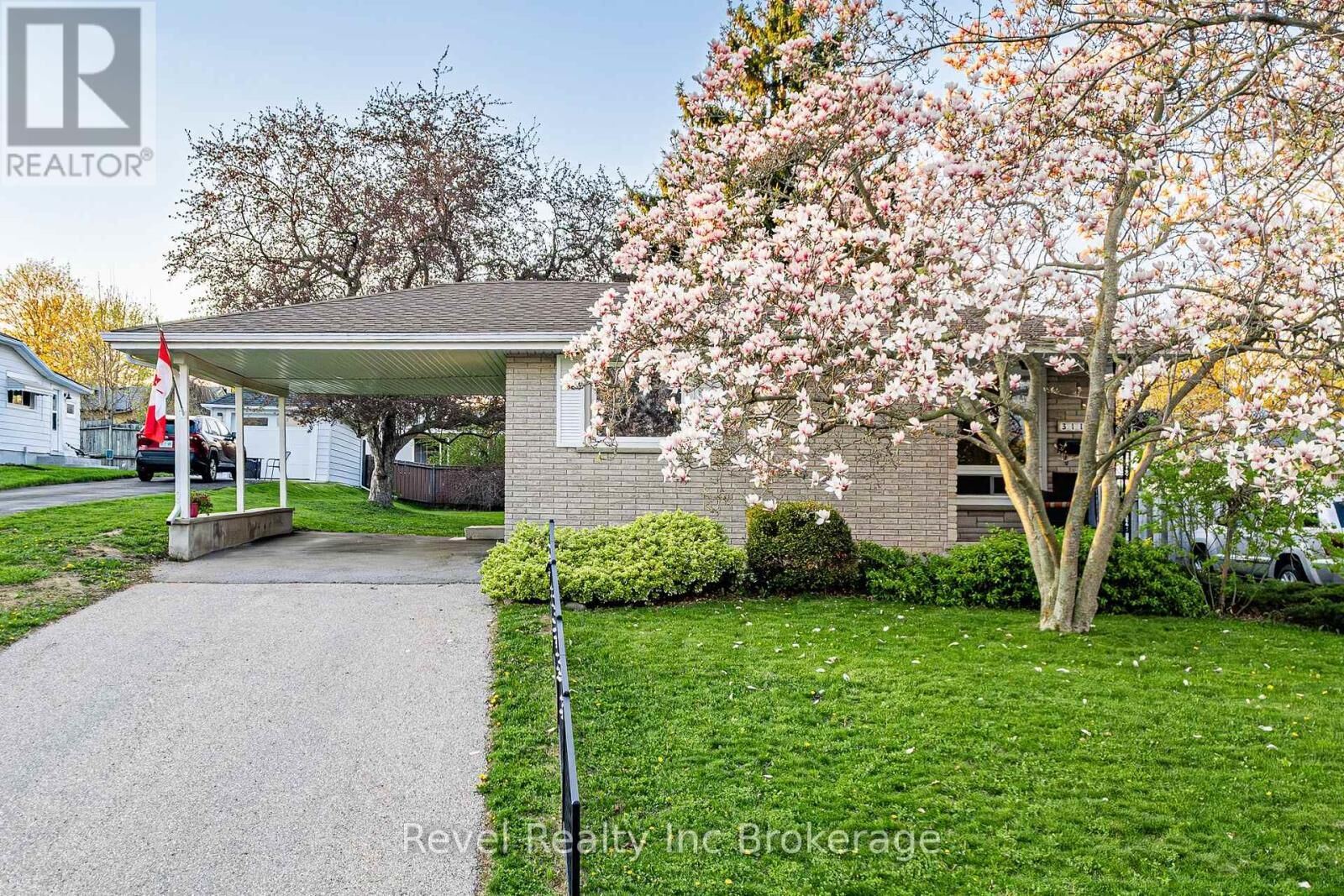 Property Photo:  311 Tunis Street  ON N5C 1W9 