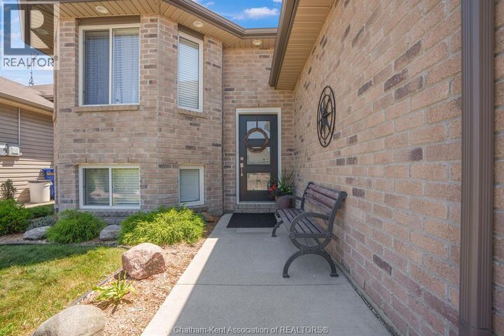 Property Photo:  60 Manning Drive  ON N7M 0A6 