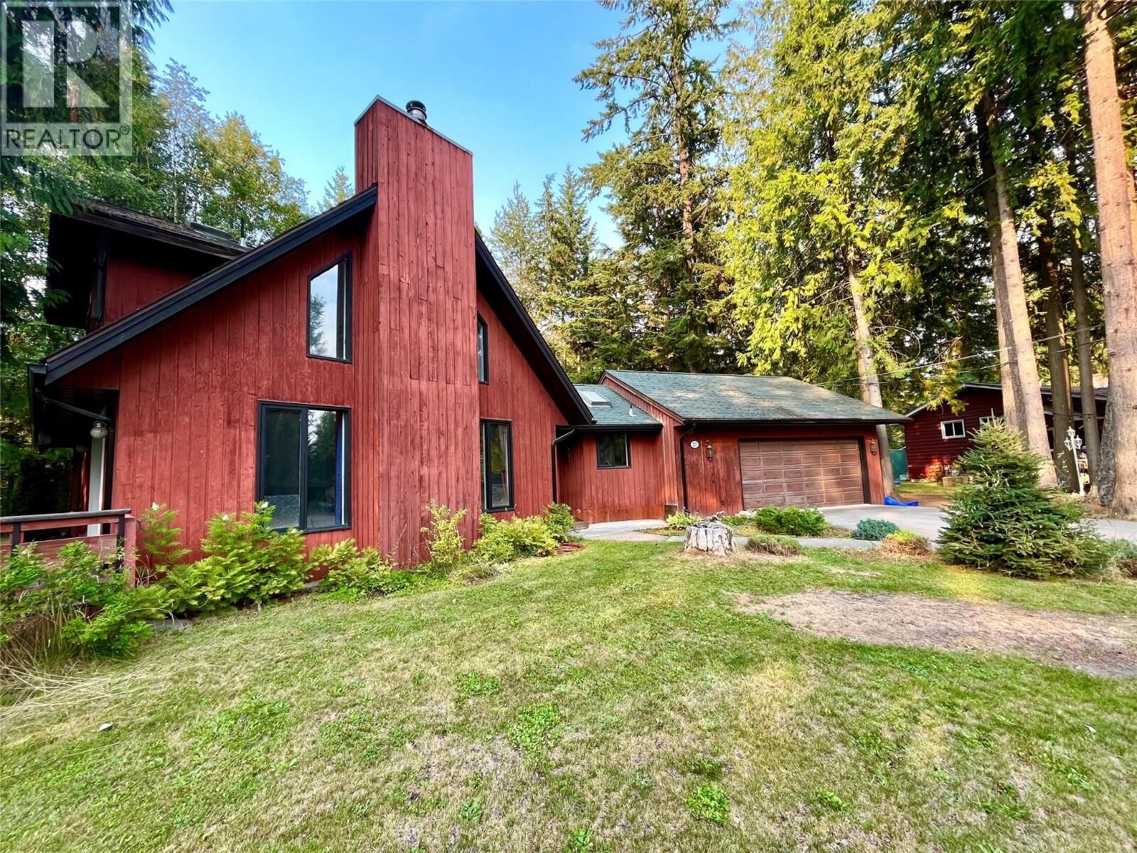 Property Photo: 225 6th Street BC V0G 1R0