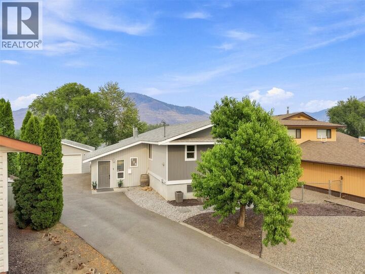Property Photo: 728 Driftwood Place BC V2B 7Y5