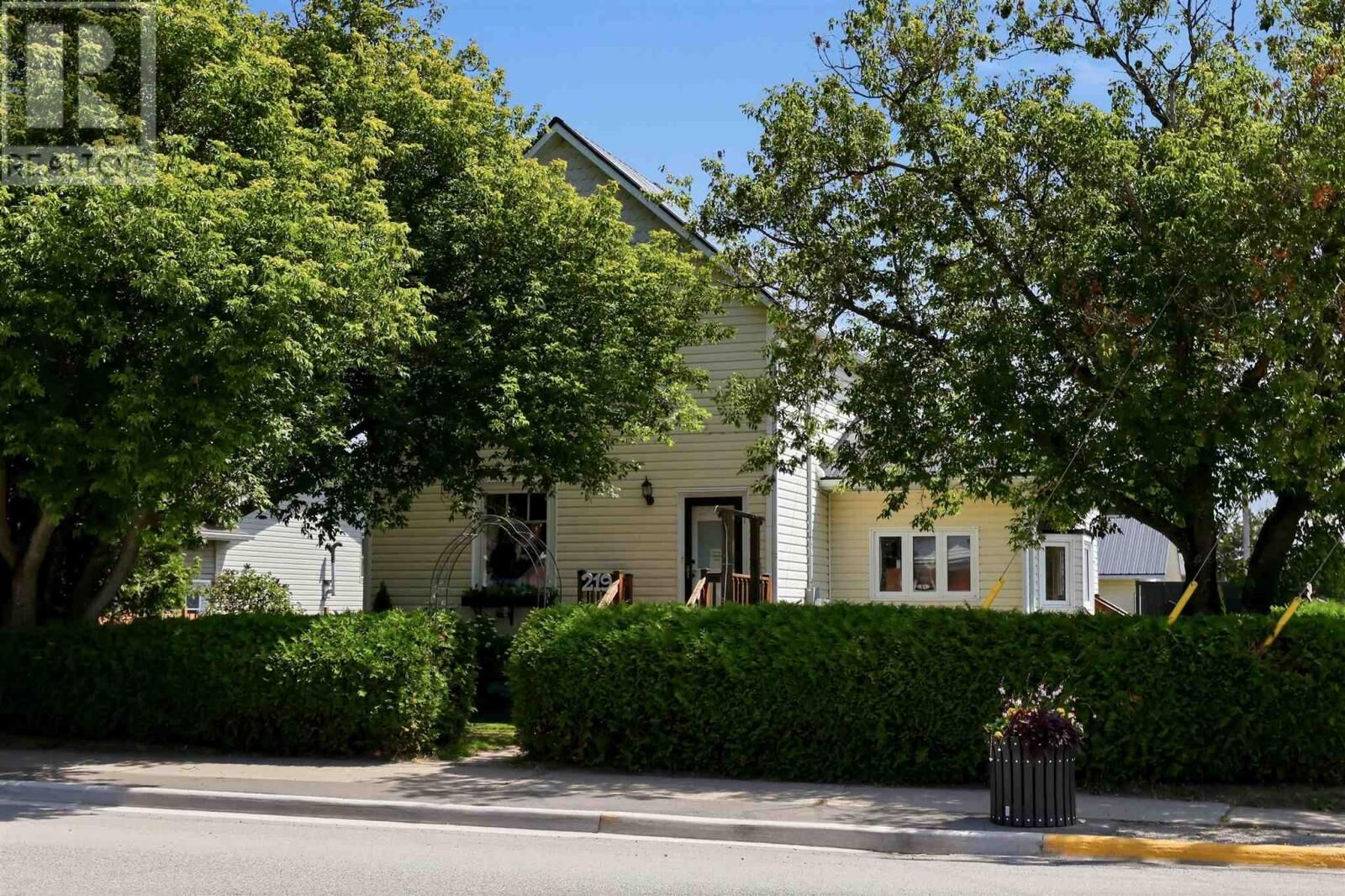 Property Photo:  219 Main St  ON P0R 1L0 