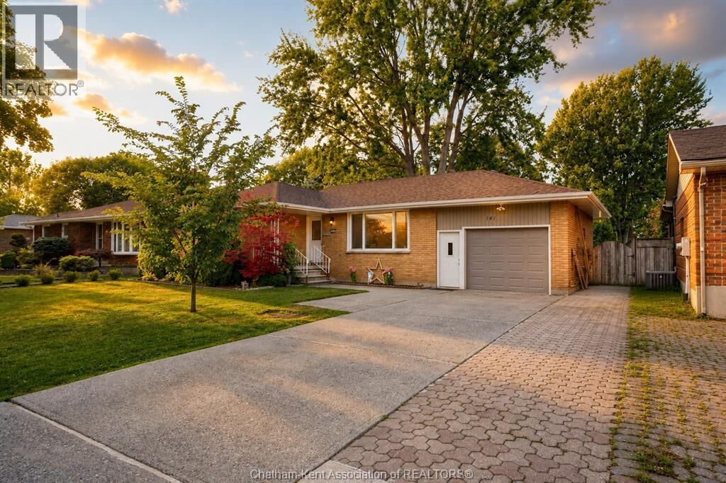 Property Photo: 141 Lancefield Place ON N7L 2M5