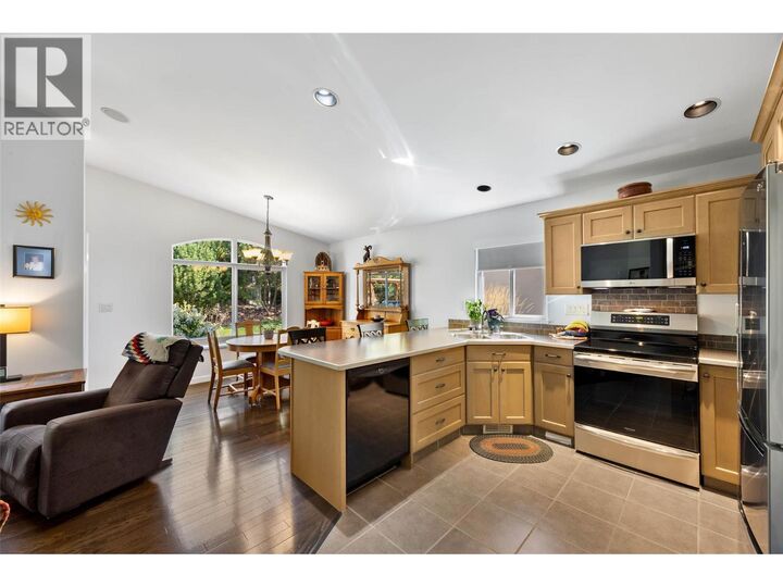 Property Photo: 757 Rosewood Crescent BC V2H 1S3