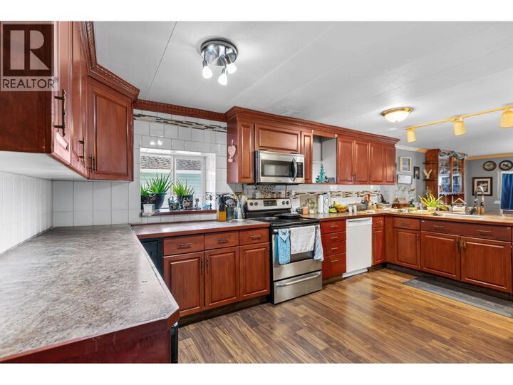 Property Photo: 4016 Diamond Drive BC V2K 3M6