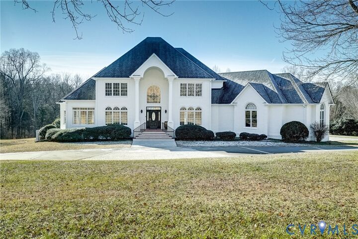 Property Photo:  721 Meadow View Ridge  VA 23103 