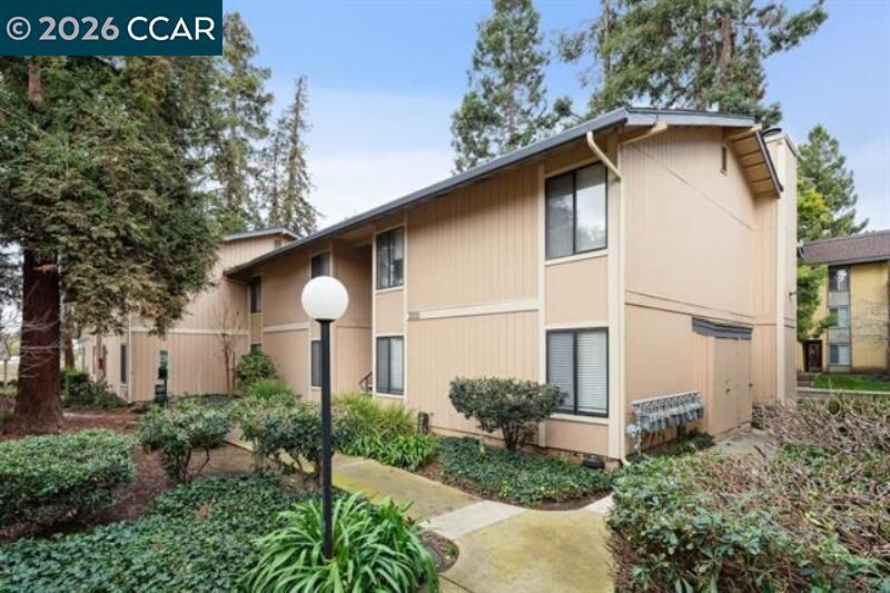 Property Photo: 2144 Northwood Cir H CA 94520