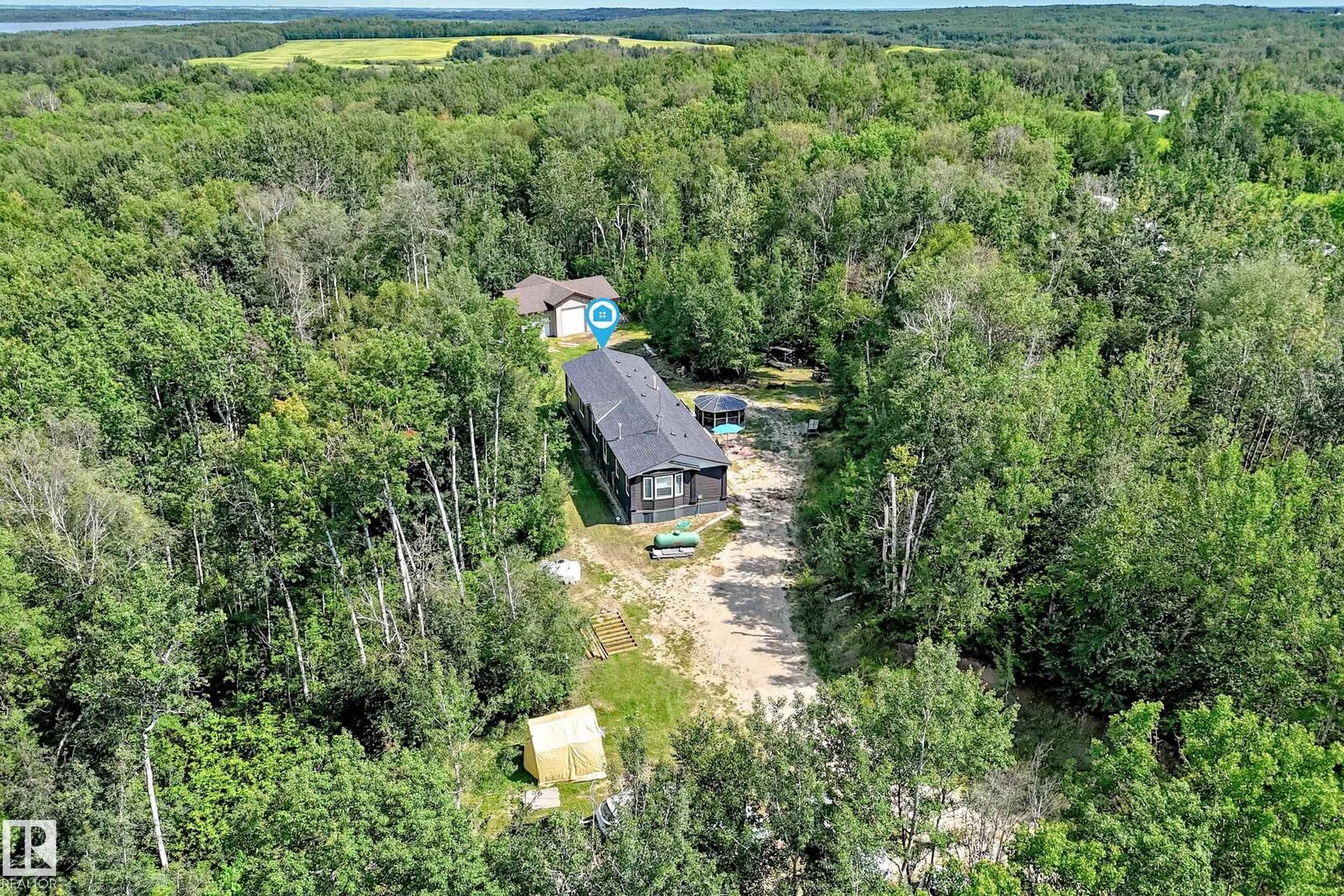 Property Photo: 55220 Rge Road 13 30 AB T5R 2R6