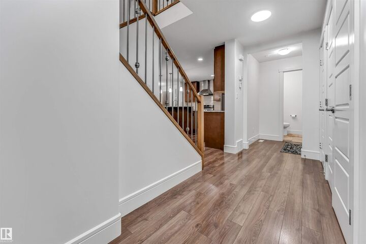 Property Photo: 6727 20 Ave SW AB T6X 0T4