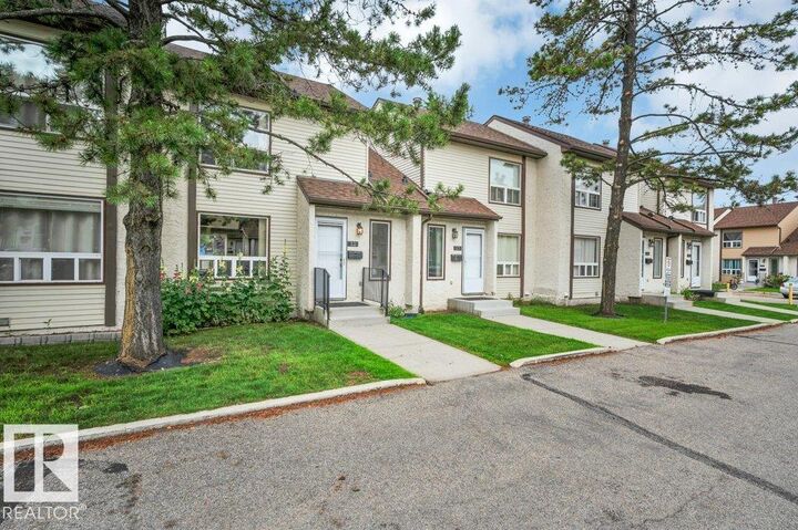 Property Photo: 1651 46 Street NW 22 AB T6L 5H2