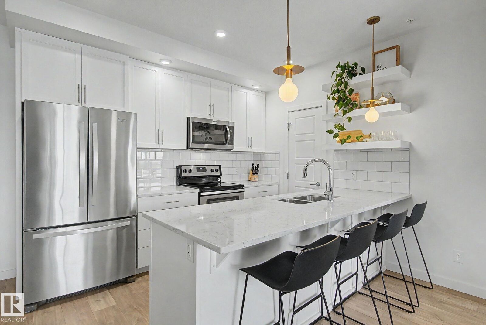 Property Photo: 1008 Rosenthal Boulevard NW 435 AB T5T 7C6