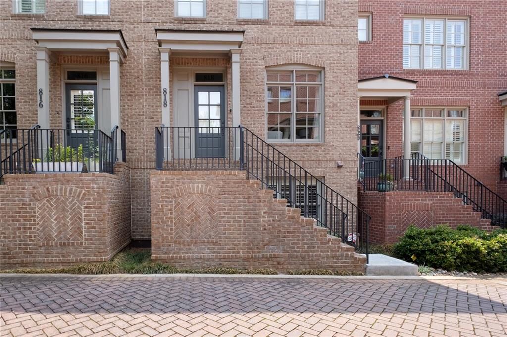 Property Photo: 818 Virginia Park Circle NE GA 30306
