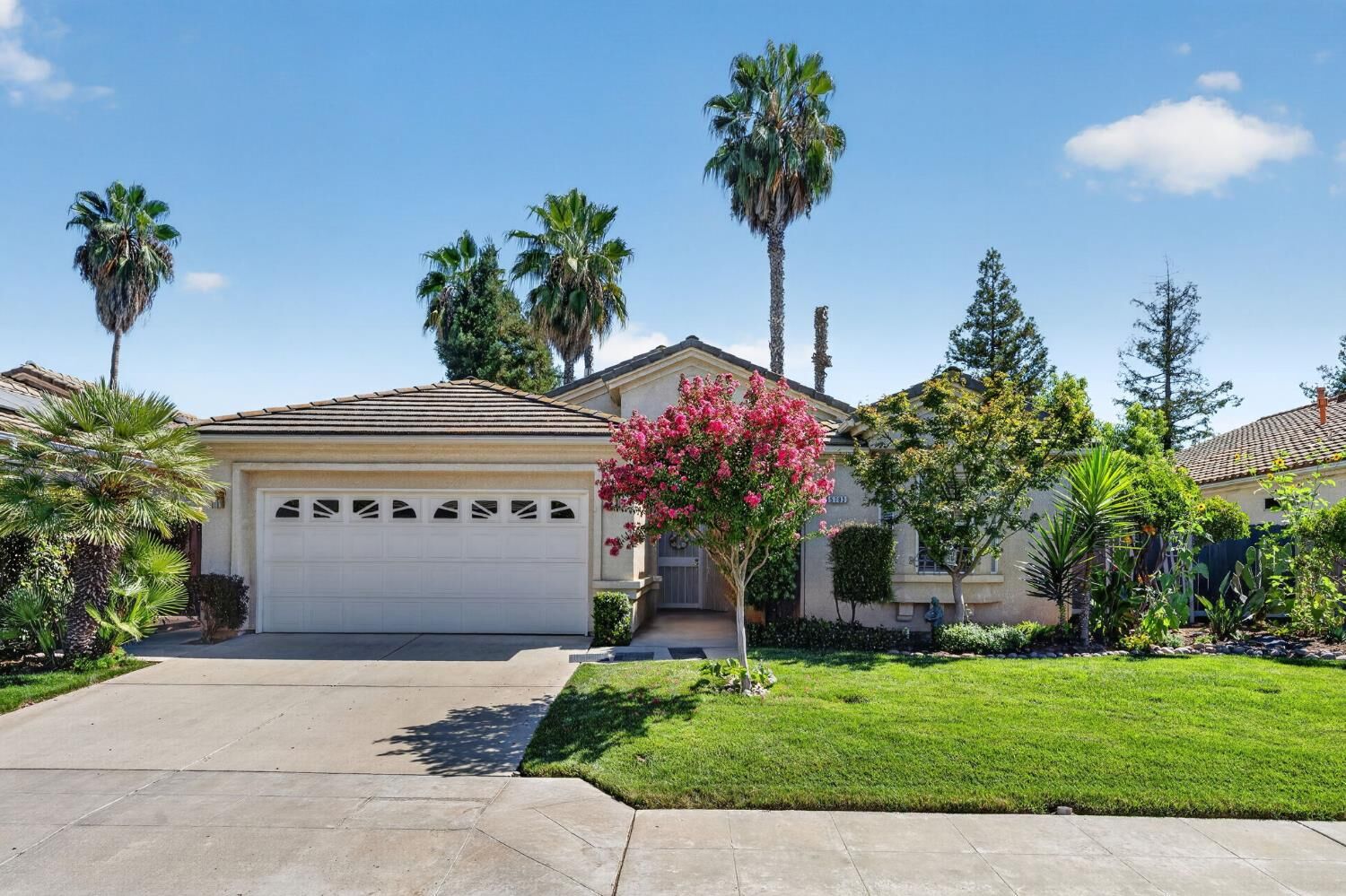 Property Photo: 5783 W Decatur Avenue CA 93722
