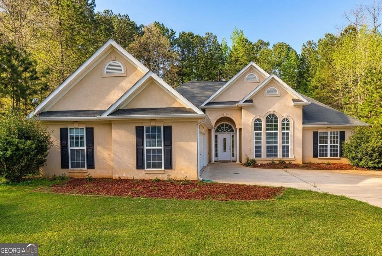 Property Photo:  230 Hidden Brook Trail  GA 30215 