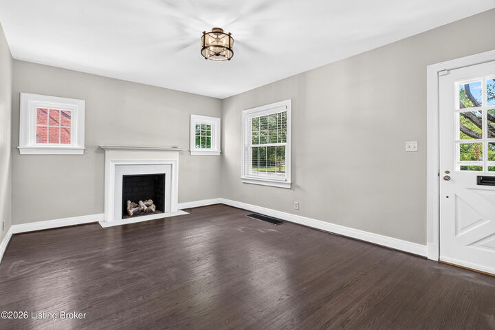 Property Photo: 3811 Grandview Ave KY 40207