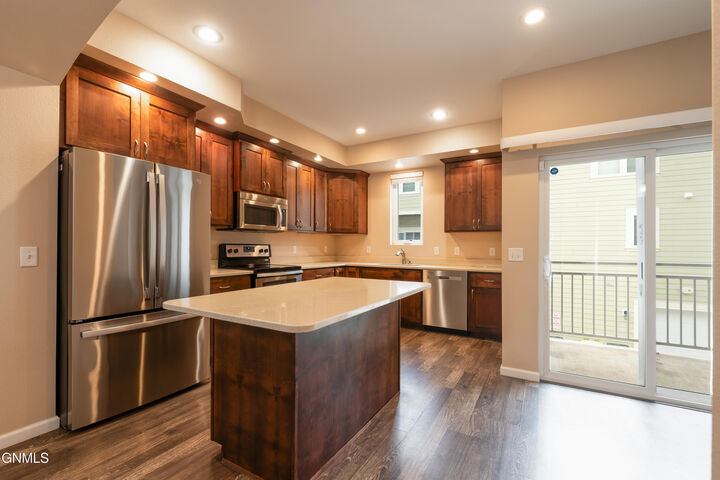 Property Photo:  3207 Kenner Loop  ND 58504 