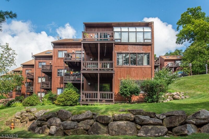 Property Photo:  1 Attitash Drive - Unit 11  NJ 07462 