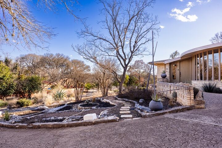 Property Photo:  228 N Galbraith Ave  TX 78028 