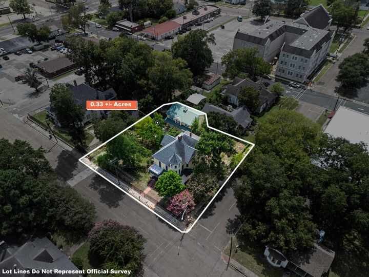 Property Photo: 303 S Lafayette TX 75670