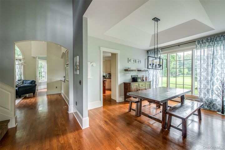Property Photo:  6 Stanford Court  NY 12572 
